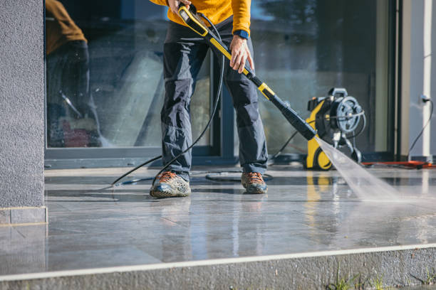 Best Deck Pressure Washing  in Brooklyn Center, MN
